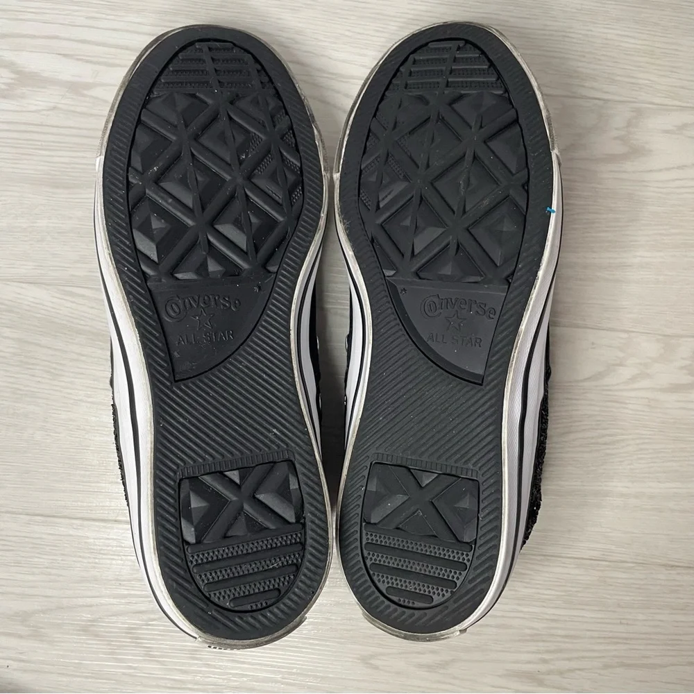 Converse All Star Low Top Women's 7 Black/Black Glitter Lace Up EUC Sneakers - Picture 6 of 6